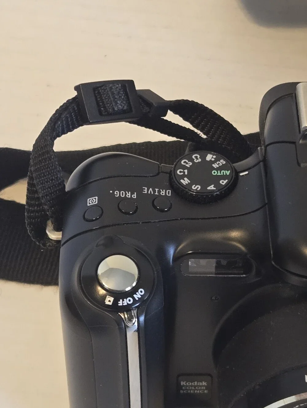 Kodak EasyShare P712 Black 7.1MP Digital Camera w/2 Batteries & Charger *TESTED*